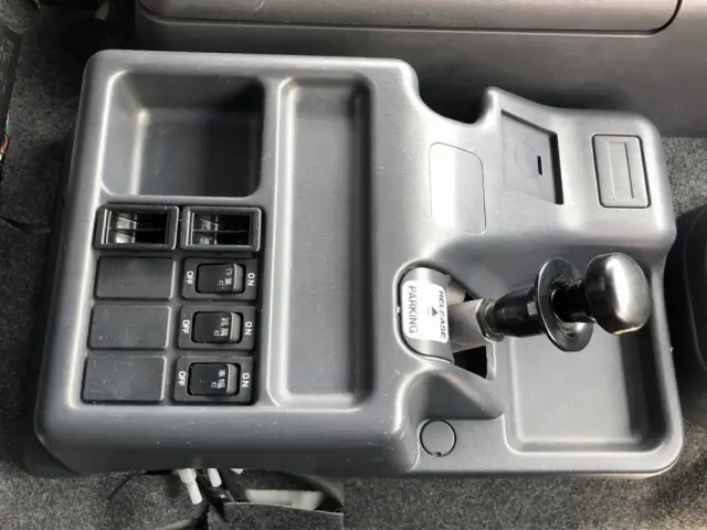 いすゞ フォワード 2RG-FTR90U2(2WD)の写真42