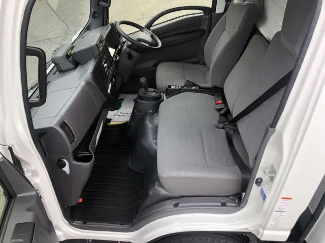 いすゞ エルフ 2TG-NMR88M(2WD)の写真33