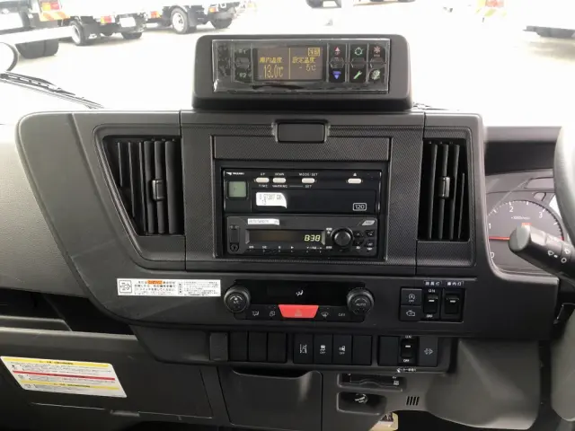 いすゞ エルフ 2TG-NMR88M(2WD)の写真37