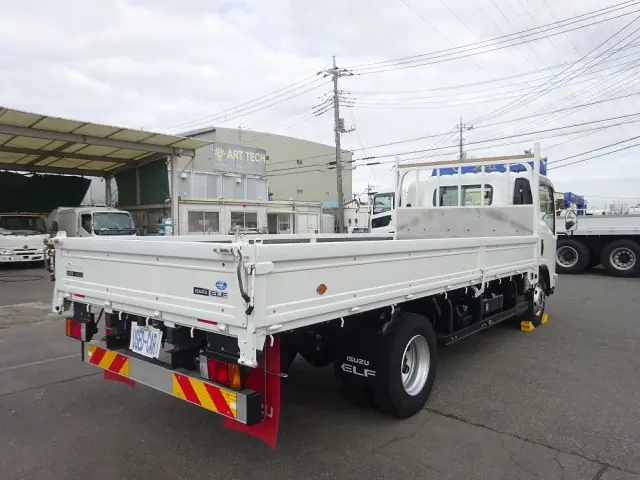 いすゞ エルフ 2RG-NPR88YM(2WD)の写真2