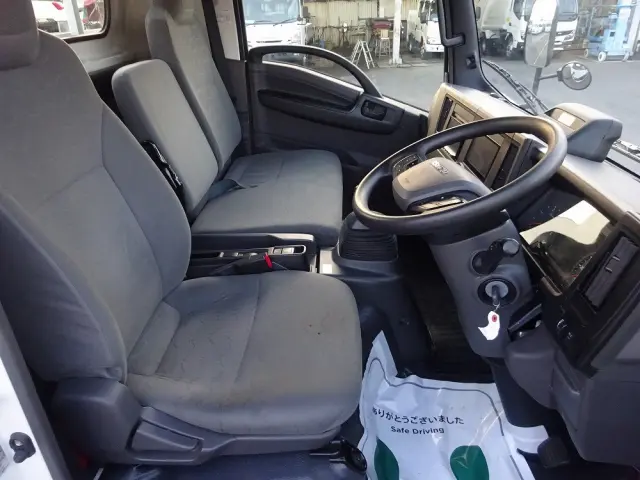 いすゞ エルフ 2RG-NPR88YM(2WD)の写真4