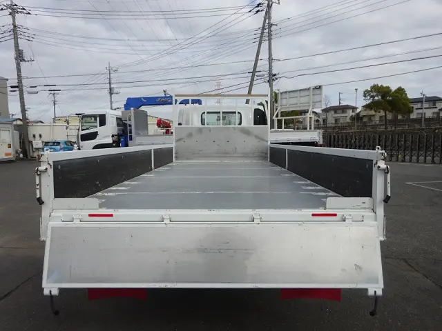 いすゞ エルフ 2RG-NPR88YM(2WD)の写真11