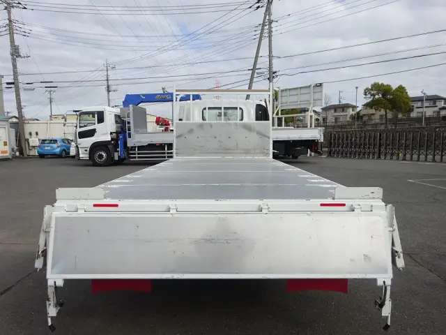 いすゞ エルフ 2RG-NPR88YM(2WD)の写真16