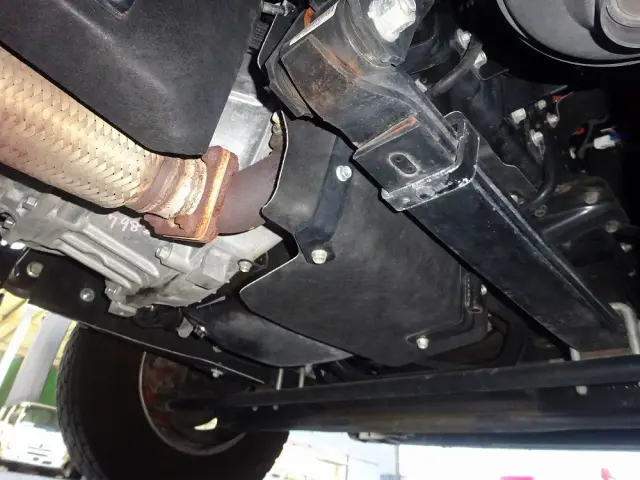 いすゞ エルフ 2RG-NPR88YM(2WD)の写真25