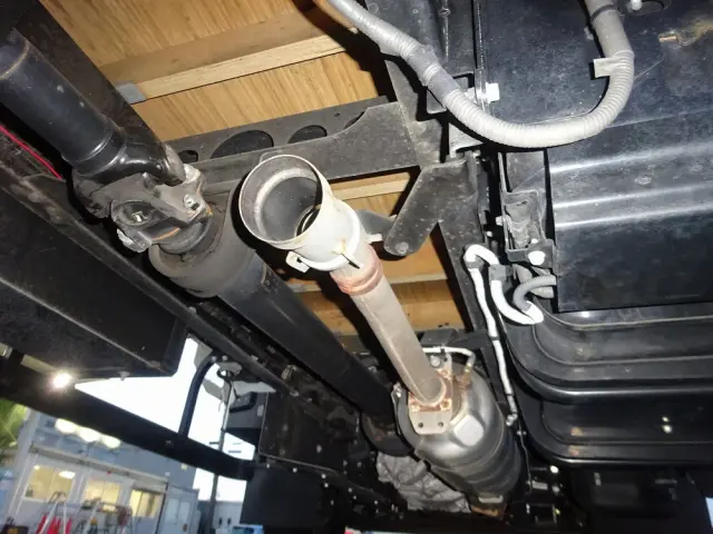 いすゞ エルフ 2RG-NPR88YM(2WD)の写真26