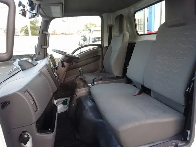 いすゞ エルフ 2RG-NPR88YM(2WD)の写真32