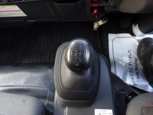 いすゞ エルフ 2RG-NPR88YM(2WD)の写真34