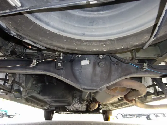 トヨタ ハイエース CBF-TRH226S(4WD)の写真9