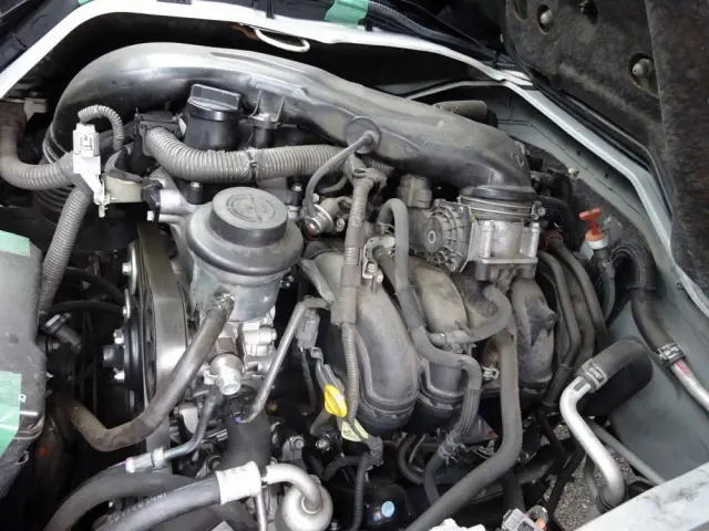 トヨタ ハイエース CBF-TRH226S(4WD)の写真10