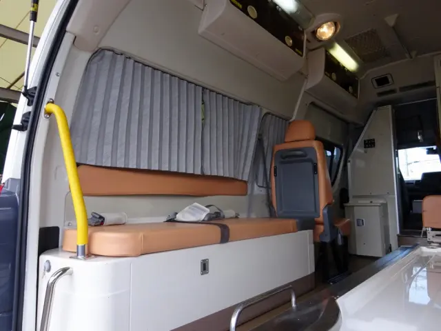 トヨタ ハイエース CBF-TRH226S(4WD)の写真11