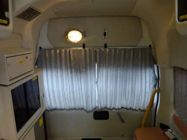 トヨタ ハイエース CBF-TRH226S(4WD)の写真18