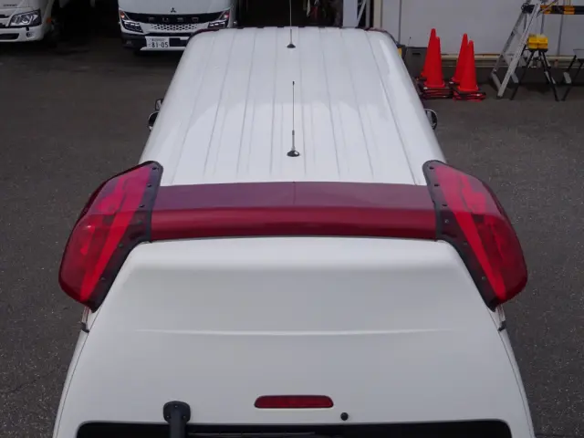 トヨタ ハイエース CBF-TRH226S(4WD)の写真26