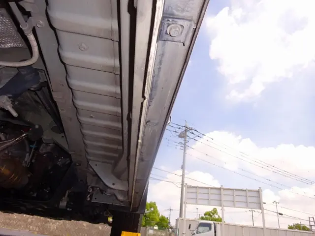 トヨタ ハイエース CBF-TRH226S(4WD)の写真35