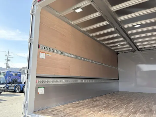 いすゞ フォワード 2RG-FRR90S4(2WD)の写真11