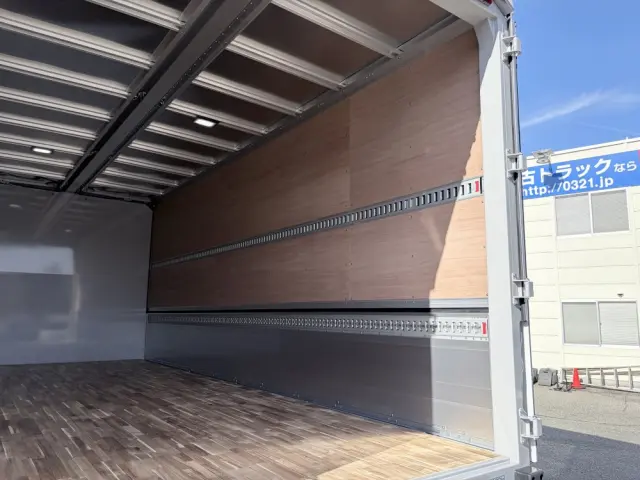 いすゞ フォワード 2RG-FRR90S4(2WD)の写真12