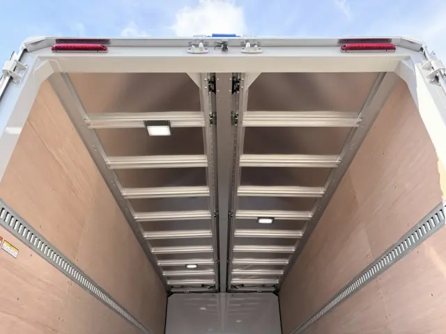 いすゞ フォワード 2RG-FRR90S4(2WD)の写真13