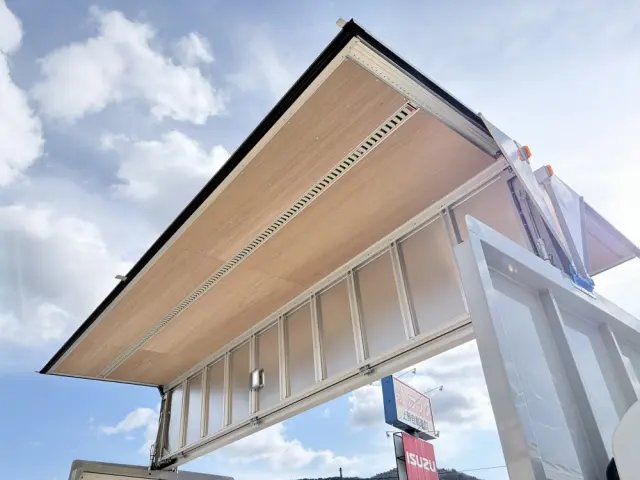 いすゞ フォワード 2RG-FRR90S4(2WD)の写真18