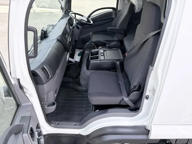 いすゞ フォワード 2RG-FRR90S4(2WD)の写真34