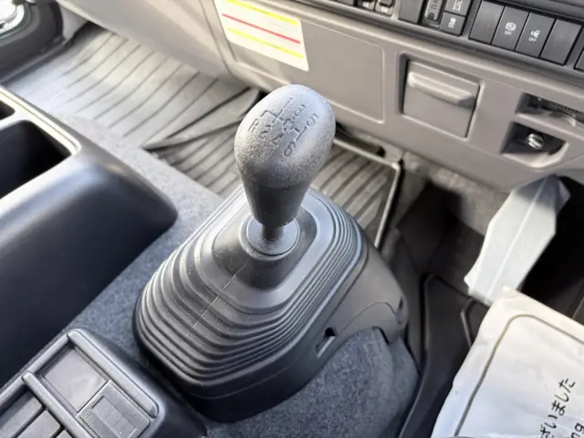 いすゞ フォワード 2RG-FRR90S4(2WD)の写真41