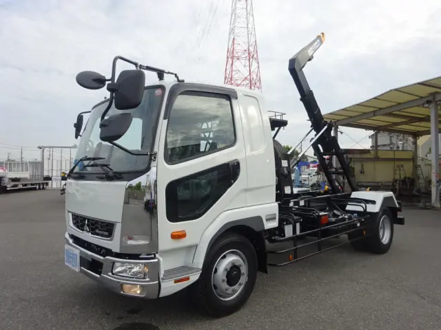 三菱 ファイター 2KG-FK62FZ(2WD)の写真1