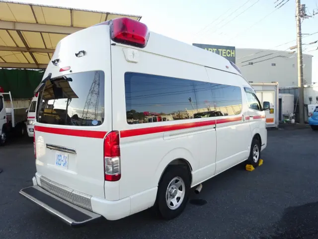 トヨタ ハイエースバン CBF-TRH226S(4WD)の写真2