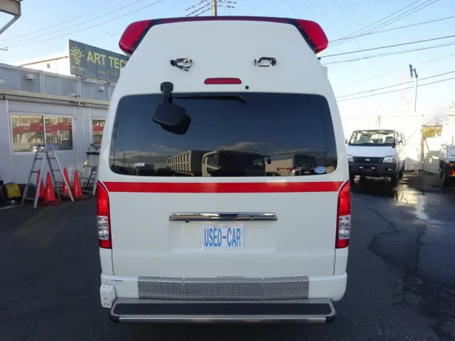 トヨタ ハイエースバン CBF-TRH226S(4WD)の写真3