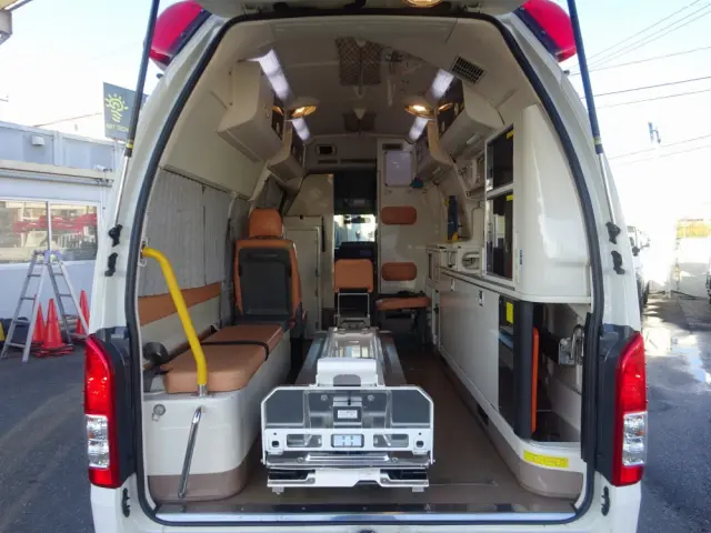 トヨタ ハイエースバン CBF-TRH226S(4WD)の写真10