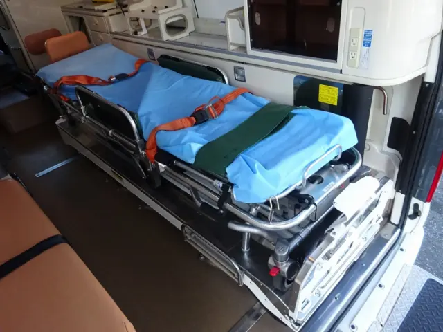 トヨタ ハイエースバン CBF-TRH226S(4WD)の写真16