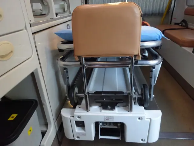 トヨタ ハイエースバン CBF-TRH226S(4WD)の写真17