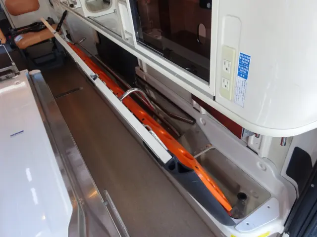 トヨタ ハイエースバン CBF-TRH226S(4WD)の写真27