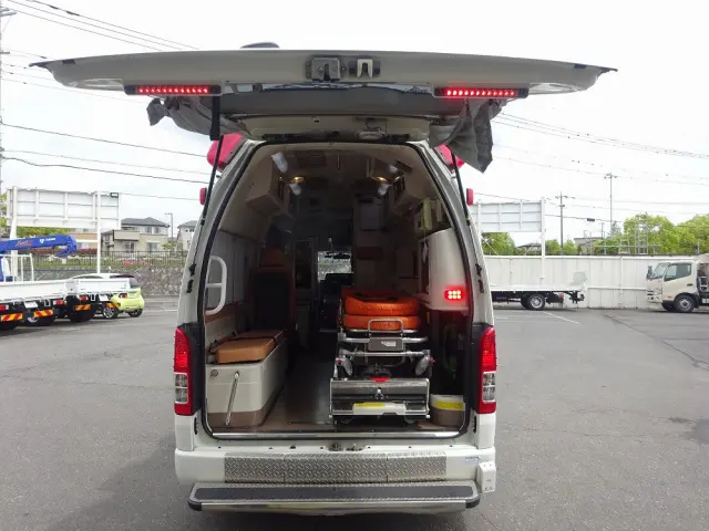トヨタ ハイエースバン CBF-TRH226S(4WD)の写真7