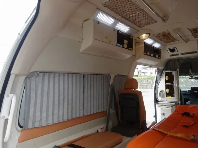 トヨタ ハイエースバン CBF-TRH226S(4WD)の写真13