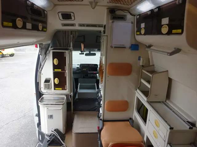 トヨタ ハイエースバン CBF-TRH226S(4WD)の写真18