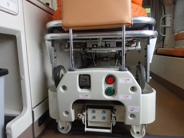 トヨタ ハイエースバン CBF-TRH226S(4WD)の写真19