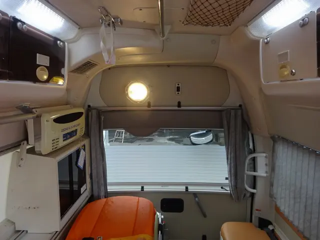 トヨタ ハイエースバン CBF-TRH226S(4WD)の写真20