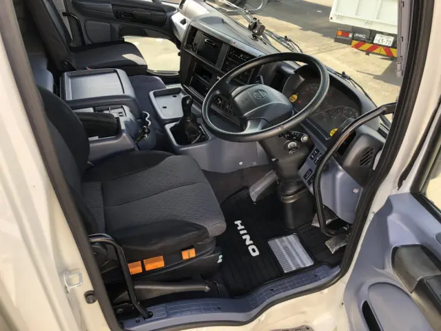 日野 プロフィア BDG-FR1EXYG(6x2)の写真4