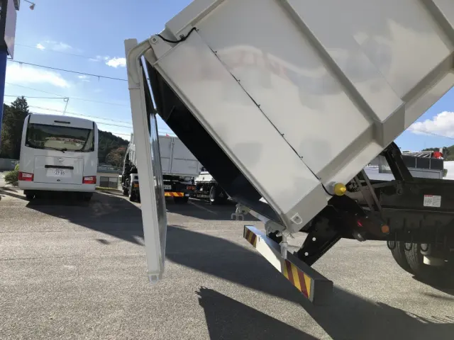 日野 プロフィア BDG-FR1EXYG(6x2)の写真17