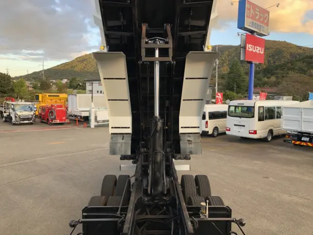 日野 プロフィア BDG-FR1EXYG(6x2)の写真25