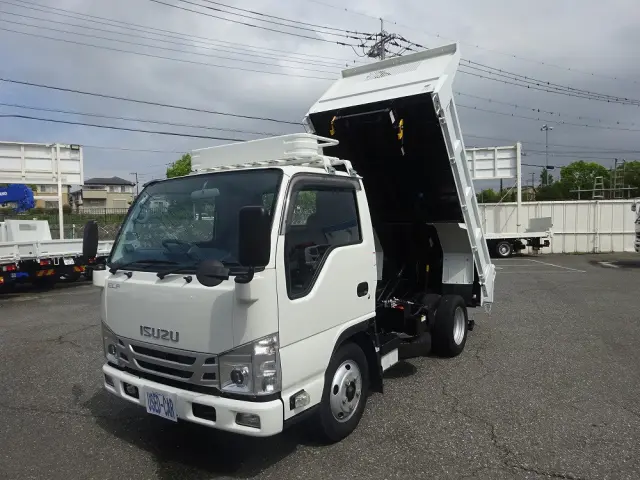 いすゞ エルフ 2RG-NKR88AN(2WD)の写真1