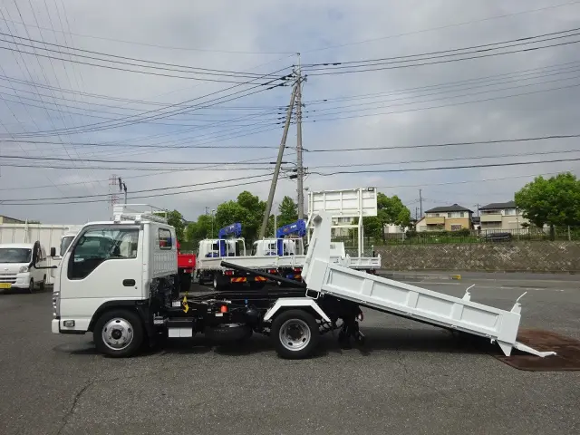 いすゞ エルフ 2RG-NKR88AN(2WD)の写真7