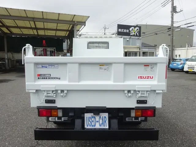 いすゞ エルフ 2RG-NKR88AN(2WD)の写真8