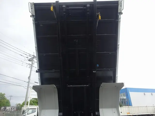 いすゞ エルフ 2RG-NKR88AN(2WD)の写真18