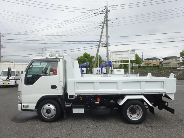いすゞ エルフ 2RG-NKR88AN(2WD)の写真20