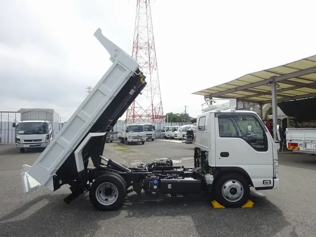 いすゞ エルフ 2RG-NKR88AN(2WD)の写真24