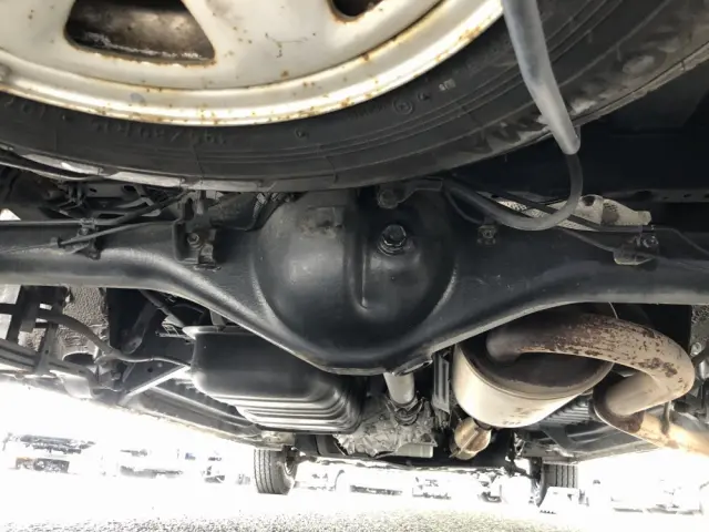 トヨタ ハイエース CBF-TRH226S(4WD)の写真9
