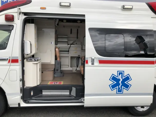 トヨタ ハイエース CBF-TRH226S(4WD)の写真12