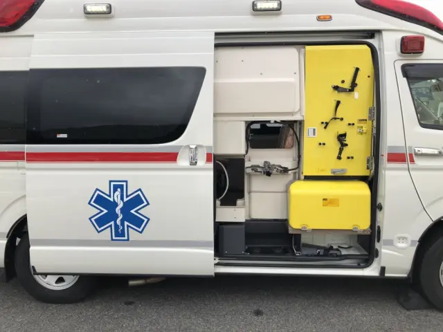 トヨタ ハイエース CBF-TRH226S(4WD)の写真14