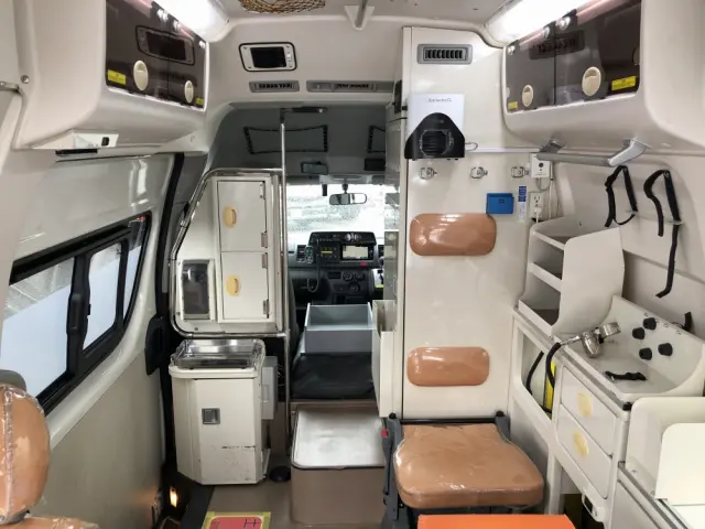 トヨタ ハイエース CBF-TRH226S(4WD)の写真16