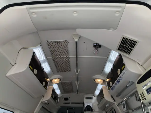 トヨタ ハイエース CBF-TRH226S(4WD)の写真20