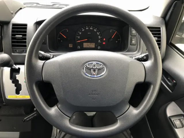 トヨタ ハイエース CBF-TRH226S(4WD)の写真34